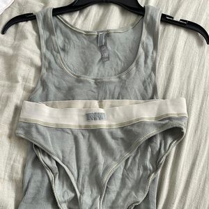 Skims lounge set